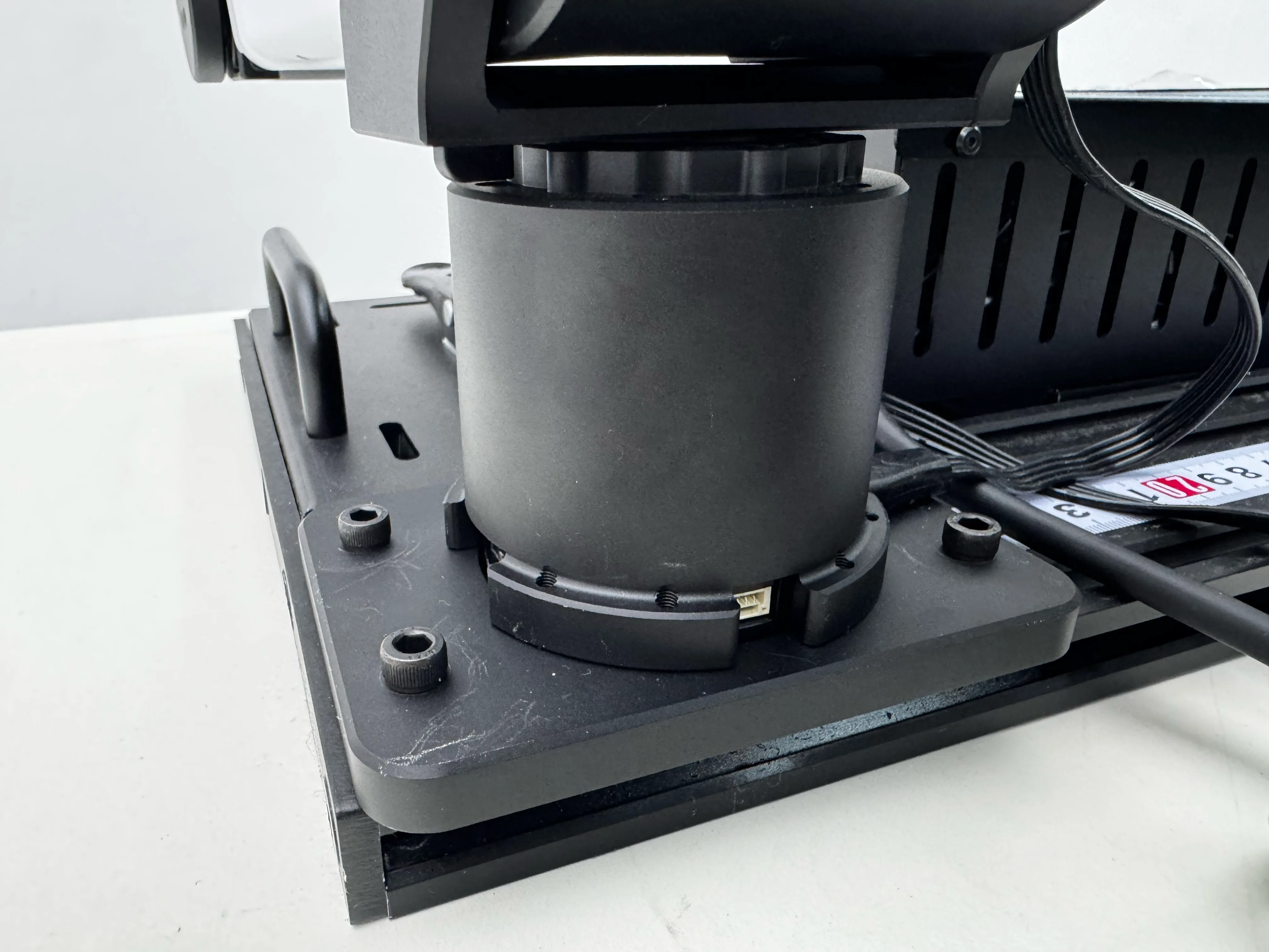 Step 5: XT30 cable connected to arm base